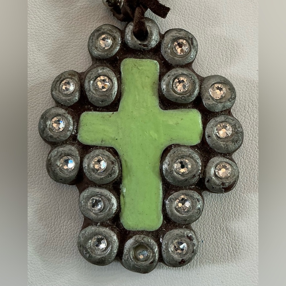 SOOKIE SOOKIE JEWELRY SILVERTONE AND GREEN CROSS PENDANT NECKLACE - Picture 2 of 3